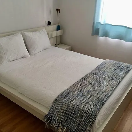 Triacastela Apartament *